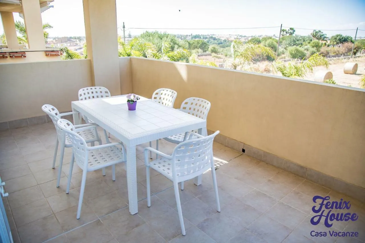 Appartamento Fenix House casa vacanze Marina di Ragusa Italia